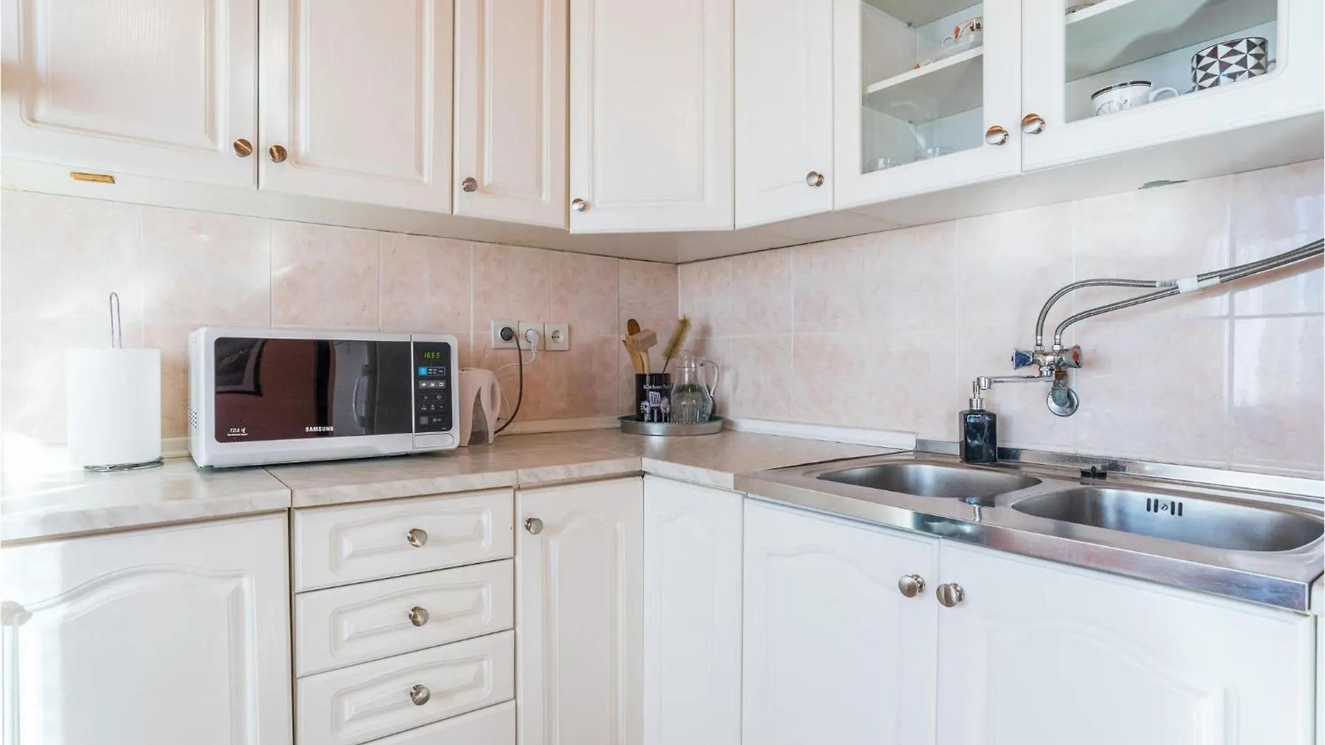 Cozy Apartment In Dinjiska With Kitchen 0*,